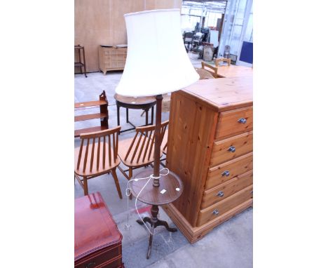 A MAHOGANY STANDARD LAMP TABLE ON TRIPOD BASE, WITH SHADE