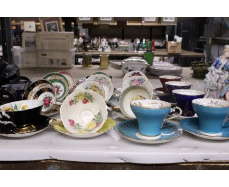 A LARGE COLLECTION OF VINTAGE CHINA TEA CUPS AND SAUCERS TO INCLUDE AYNSLEY, QUEEN ANNE, ROYAL STANDARD, ETC