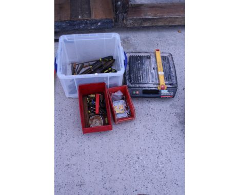 AN ASSORTMENT OF TOOLS TO INCLUDE AN ELECTRIC TILE CUTTER, FILES AND DRILL BITS ETC