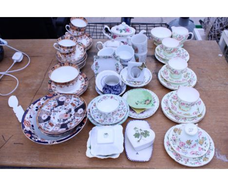 A LARGE ASSORTMENT OF CERAMIC ITEMS TO INCLUDE TWO ROYAL ALBERT TRILLIUM PIN DISHES, A POOLE LIDDED TRINKET DISH, TRIOS AND T
