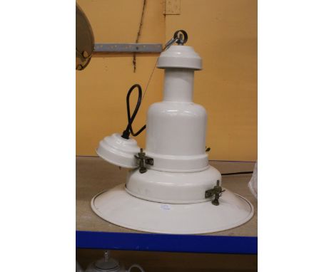 AN INDUSTRIAL ENAMEL LAMP, HEIGHT 36CM