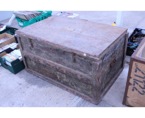A LARGE VINTAGE WOODEN TOOL CHEST