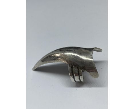 A MARKED SILVER ADJUSTABLE CLAW RING