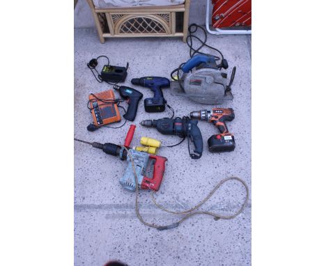 AN ASSORTMENT OF POWER TOOLS TO INCLUDE AN AEG BATTERY DRILL, A HILTI 110V SDS DRILL AND A BOSCH CIRCULAR SAW ETC
