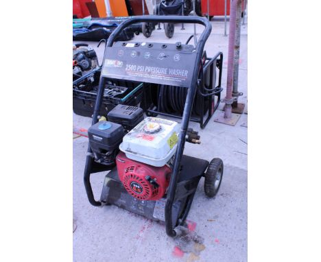 A KRAFT STAHL 2500 PSI PETROL ENGINE PRESSURE WASHER
