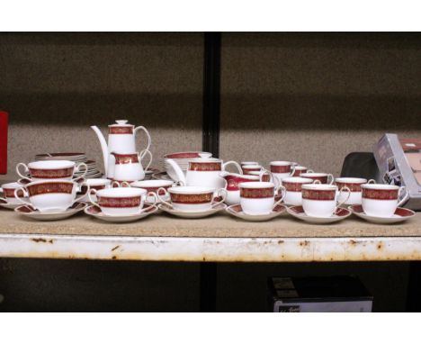 AN ELIZABETHAN 'BURGUNDY' PART DINNER SERVICE TO INCLUDE VARIOUS SIZES OF PLATES, BOWLS, A TEAPOT, COFFEE POT, CREAM JUG, SUG
