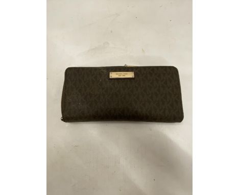 A GENUINE MICHAEL KORS PURSE/WALLET