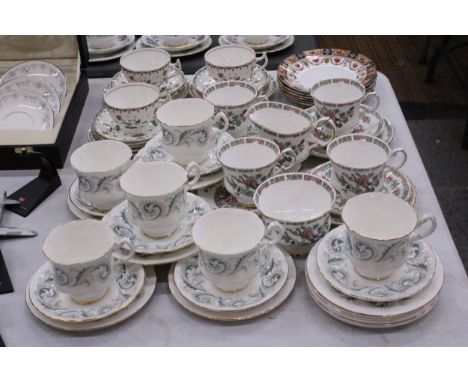 A LARGE QUANTITY OF VARIOUS CHINA TEA CUPS, SAUCERS AND SIDE PLATESTO INCLUDE ROYAL STANDARD 'GARLAND', ELIZABETHAN 'INDIAN T