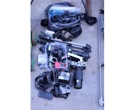 AN ASSORTMENT OF PHOTOGRAPHY ITEMS TO INCLUDE CAMERAS, LENS AND TRIPOD STANDS ETC