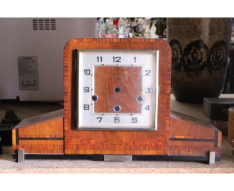 AN ART DECO OAK WESTMINSTER CHIMER MANTLE CLOCK (NO HANDS)