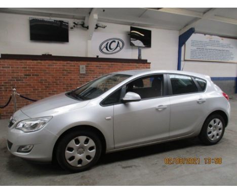 Make &amp; Model: Vauxhall Astra Exclusiv CDTiDate of Reg: FT61 GXCColour: Silvercc: 1248MoT: 08-08-2021Fuel Type: DIESELMile