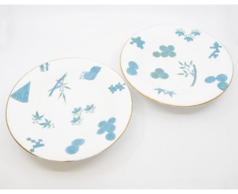 A pair of aesthetic Worcester comports