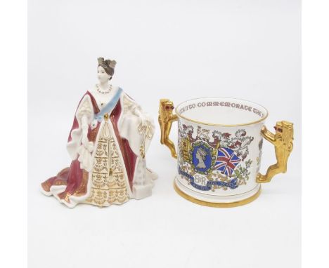 Royal Worcester Boxed Queen Victoria along with Paragon Queen Elizabeth Loving Mug