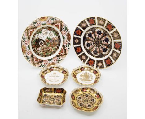 Royal Crown Derby 1128 Imari medium dinner plate, first quality, in box, along with a limited edition Christmas plate and fou