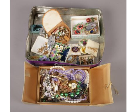 A collection of costume jewellery, to include beads, brooches, chains, manual wristwatches etc.  