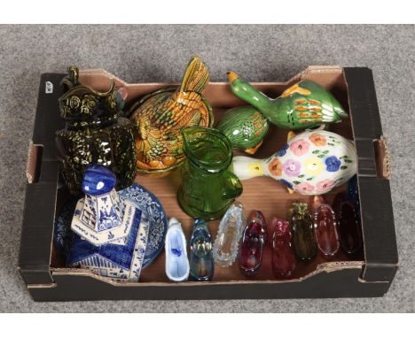 A box of miscellaneous including a collection of carnival glass shoes, pottery duck shelf ornaments and a pottery hen formed 