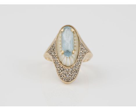 RING 'ERTÉ - MODELL ALOUETTE' Gelbgold. Ringmaß ca. 54, Ges.-Gew. ca. 5,7 g. Gest. 14 K, Herstellersignet 'CFA', seitlich sig