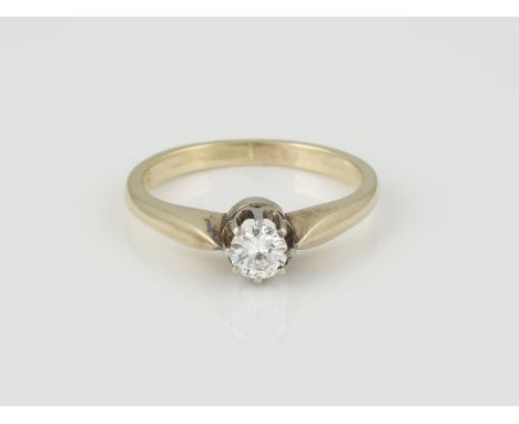 RING Gelbgold, Weißgold. Ringmaß ca. 51, Ges.-Gew. ca. 3 g. Gest. 585. Ein Brillant, ca. 0,25 ct. Schienengröße geändert.