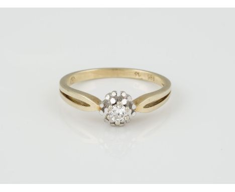 RING Gelbgold, Weißgold. Ringmaß ca. 53,5, Ges.-Gew. ca. 2,9 g. Gest. 585, Herstellersignet. Ein Brillant, ca. 0,13 ct.