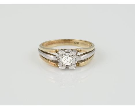 RING Gelbgold, Weißgold. Ringmaß ca. 54, Ges.-Gew. ca. 3 g. Gest. 585. Ein Brillant, ca. 0,18 ct.