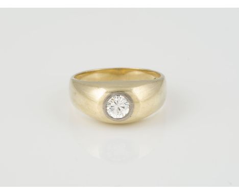 RING Gelbgold. Ringmaß ca. 53, Ges.-Gew. ca. 5 g. 585, Herstellersignet. Ein Brillant, ca. 0,38 ct.
