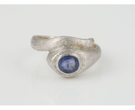 RING Weißgold. Ringmaß ca. 73, Ges.-Gew. ca. 12,6 g. Gest. 585, österreichischer Kontrollstempel, Kontrollamt Wien, Herstelle