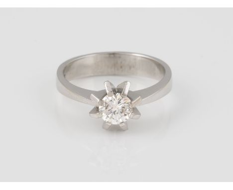 RING Weißgold. Ringmaß ca. 52, Ges.-Gew. ca. 4,2 g. Gest. 585. Ein Brillant, ca. 0,52 ct.