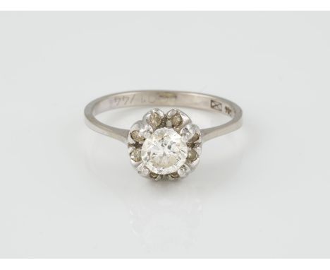 RING Weißgold. Ringmaß ca. 53, Ges.-Gew. ca. 2,8 g. Gest. 585, Herstellersignet, nummeriert. Ein Brillant, ca. 0,54 ct., acht
