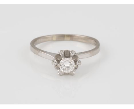 RING Weißgold. Ringmaß ca. 54, Ges.-Gew. ca. 2,9 g. Gest. 750. Ein Brillant, ca. 0,20 ct. Schienengröße geändert.