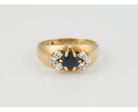 RING Gelbgold. Ringmaß ca. 51, Ges.-Gew. ca. 7,2 g. Gest. 750, Herstellersignet, Caratangabe der Steine sowie Farb- und Reinh