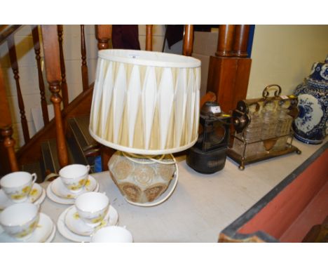 A Bernard Rooke pottery table lamp and shade 