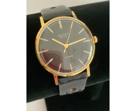 Gentlemans vintage 1970’s SEKONDA DE LUXE wristwatch in gold tone, original Soviet production model with Black face, Golden d