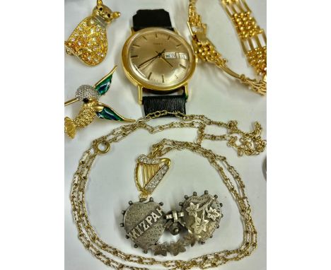 Vintage timex wristwatch Working plus other jewellery etc 