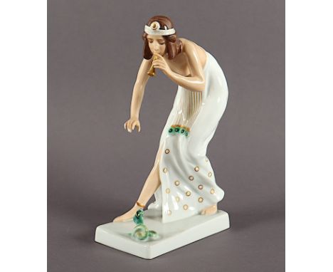 Figur "Schlangenbeschwörerin", farbig und gold staffiert, H 19, Modellnr. K 442, Entwurf Berthold Boess von 1916, Rosenthal, 