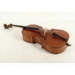 Cello, beigegeben ein Koffer