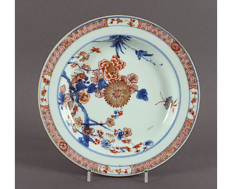 Imari-Teller, Porzellan, in Unterglasurblau, Eisenrot und Gold dekoriert, Dm 22, im Boden Haarrisse, China, Kangxi 