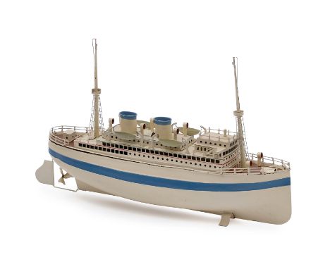 Ozean-Luxusdampfer Fleischmann Typ Bremen, um 1936Nr. 520/50, Länge 50 cm, fein lackiertes Blech, starker Federwerkmotor, 2 M