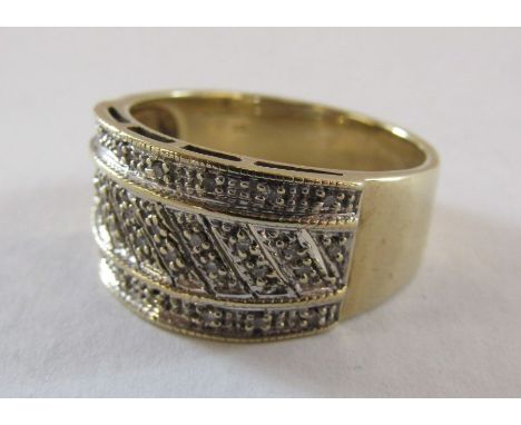 9kt gold and diamond gentleman's ring - total weight 6.53g - ring size W