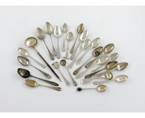 λ A small mixed lot of silver flatware, various dates and makers, including: an Irish provincial Celtic Point pattern teaspoo