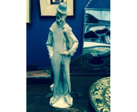 LLADRO FIGURE OF A MAN WITH VIOLIN 