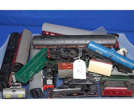 LOT OF MODEL TRAIN ENGINES AND CARRIAGES 
including Hornby and Tri Ang 