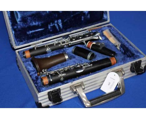 BOOSEY & HAWKES BOXED CLARINET