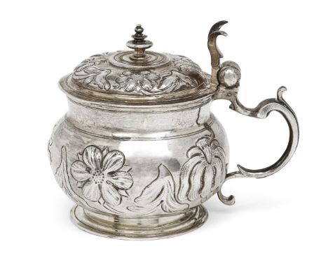 A 17th century German silver parcel gilt tankard, Augsburg, maker's mark MB conjoined, possibly Melchior Bayr or Mathias Breg