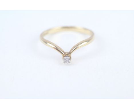 9ct gold diamond single stone chevron ring 