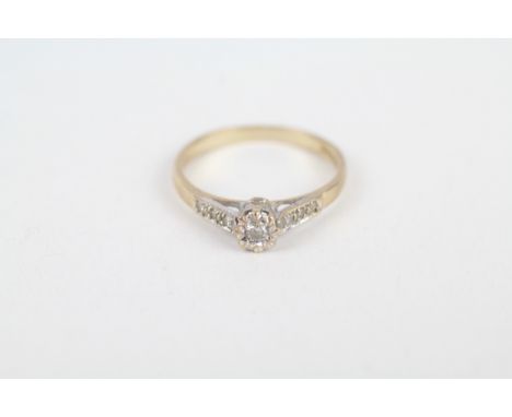 9ct gold vintage diamond ring with diamond shoulders 