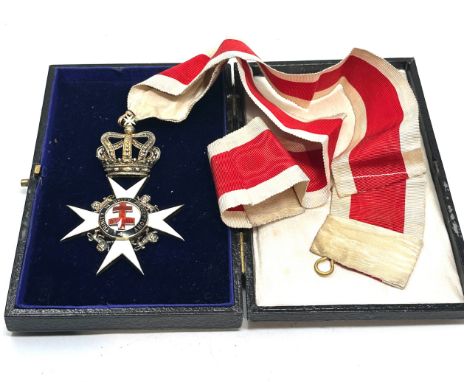 A silver-gilt and enamel Masonic Knights Templar sash jewel boxed 