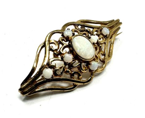 9ct gold opal brooch measures approx 4cm by 1.7cm weight 4g 