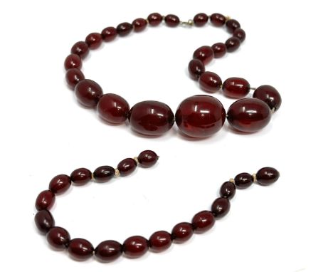 Vintage Cherry Bakelite bead necklace internal streaking weight 51g 