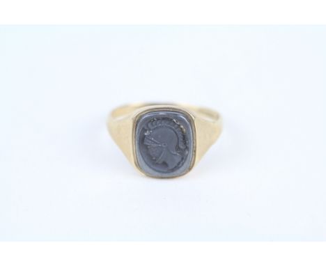 9ct gold roman soilder hematite cameo signet ring 