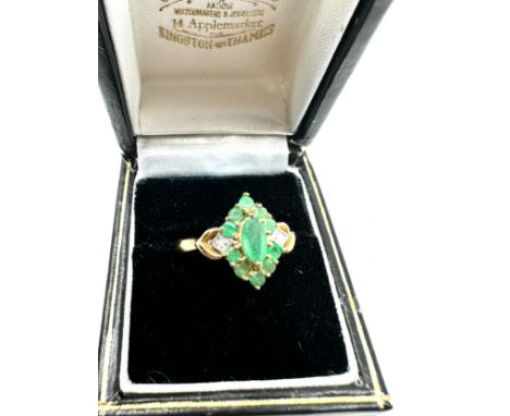 9ct gold emerald &amp; diamond ring weight 2.5g 